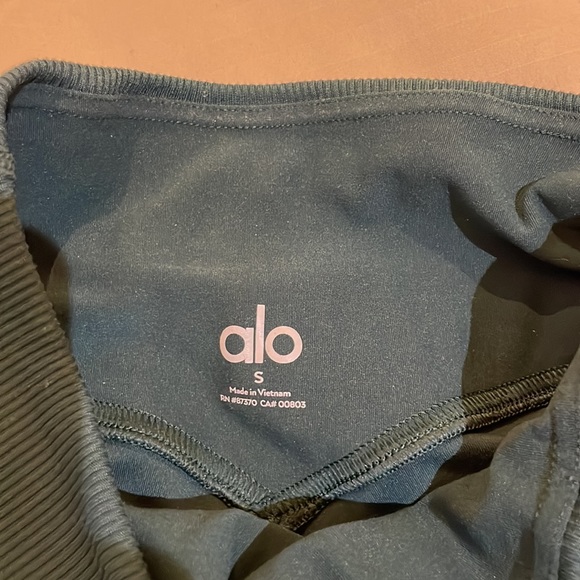 Rarely worn - forest green leggings - size small - Picture 2 of 3